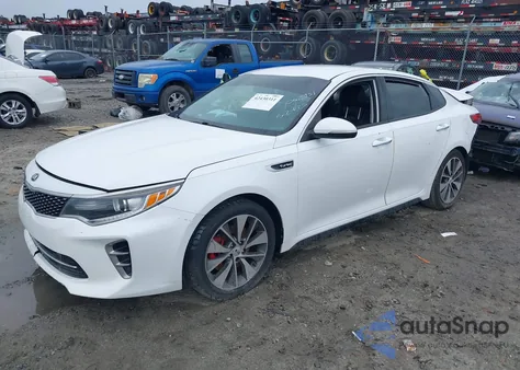 2016 Kia Optima Sx Turbo z USA, uszkodzony, nr VIN 5XXGW4L20GG062931